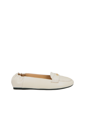 SLIPPER EM COURO OFF-WHITE COM ELÁSTICO TRASEIRO