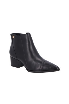 BOTA CANO CURTO EM COURO PRETA