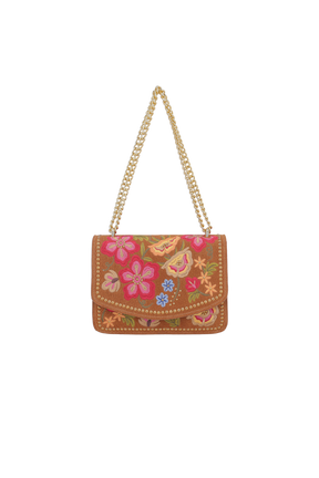 BOLSA BORDADA DE FLORES EM CAMURÇA CARAMELO COM ALÇA DE CORRENTES PEQUENA