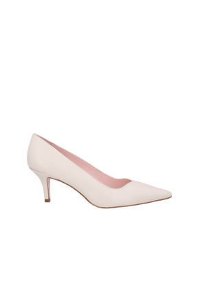 SCARPIN EM COURO OFF WHITE DE SALTO FINO MÉDIO E BICO FINO