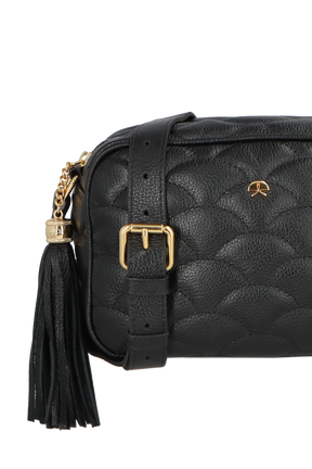 BOLSA MÉDIA EM COURO PRETO MATELASSÊ CALIANDRA