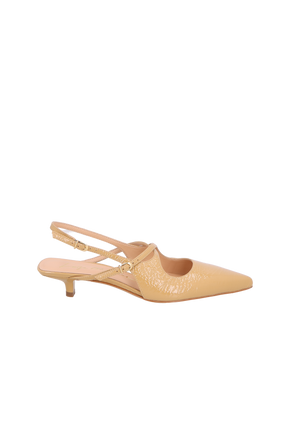 SCARPIN SLINGBACK EM VERNIZ AREIA COM SALTO BAIXO E TIRA CENTRAL