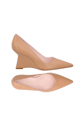 SCARPIN EM COURO BEGE BLUSH E SALTO ANABELA