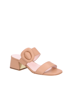 SANDÁLIA DE SALTO MÉDIO BLOCO EM COURO BEGE BLUSH COM APLICAÇÃO ORGÂNICA