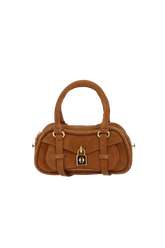 BOLSA CROSSBODY EM CAMURÇA CARAMELO COM CADEADO DECORATIVO PEQUENA